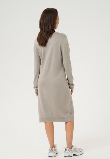 Вязаное платье