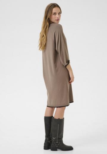 Вязаное платье