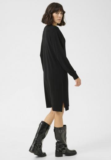 Вязаное платье