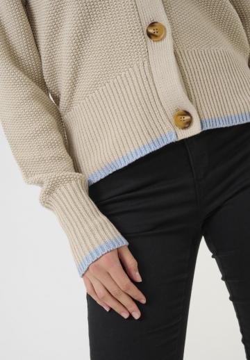 Вязаная кофта
