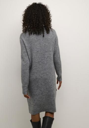 Вязаное платье