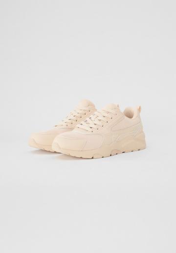 Тренировочные кроссовки