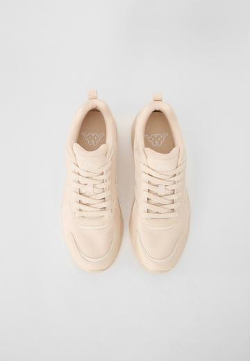 Тренировочные кроссовки