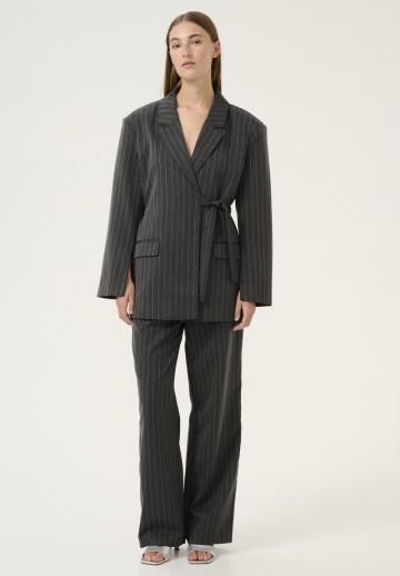 Длинный блейзер