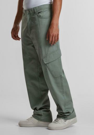 Брюки с накладными карманами