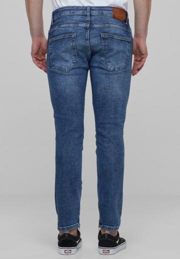 Узкие джинсы