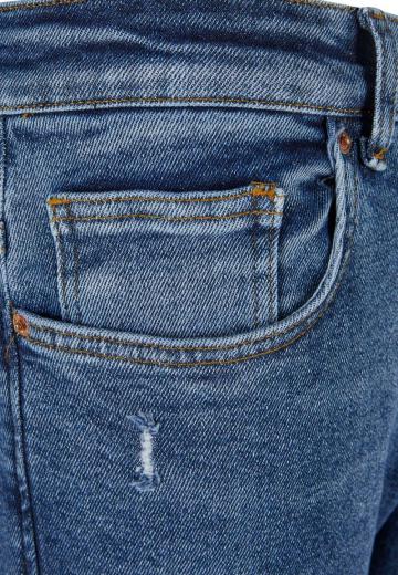 Узкие джинсы