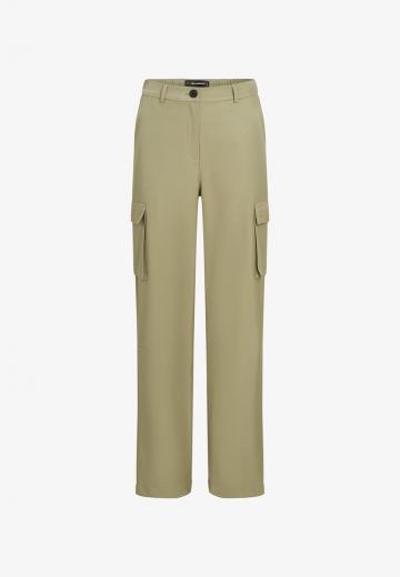 Брюки с накладными карманами