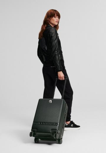 Чемодан на колесах