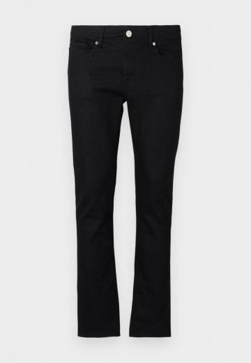 Узкие джинсы