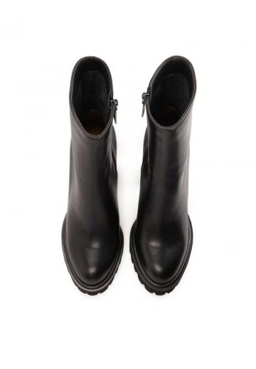 Полусапожки на высоком каблуке