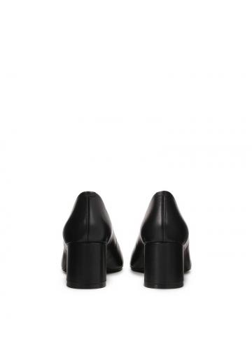 Туфли с высоким носом