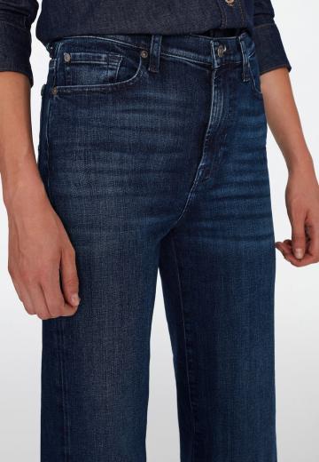 Клешеные джинсы