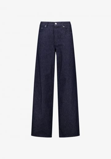 Свободные джинсы