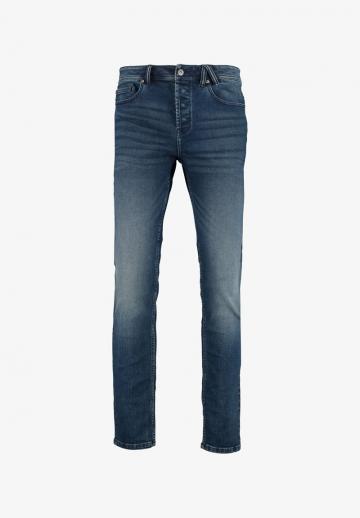 Узкие джинсы