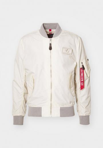 Куртка бомбер