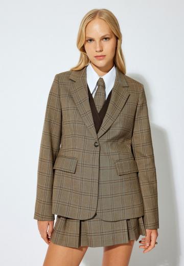 Блейзер с накладными карманами