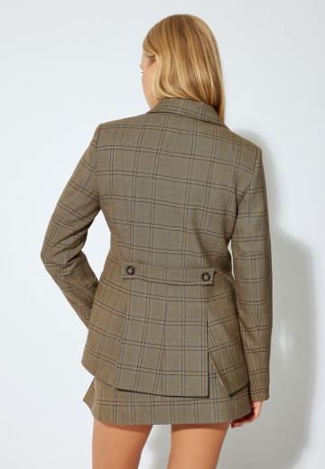 Блейзер с накладными карманами