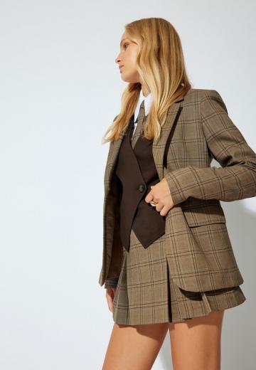 Блейзер с накладными карманами