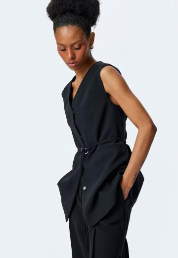 Длинный жилет