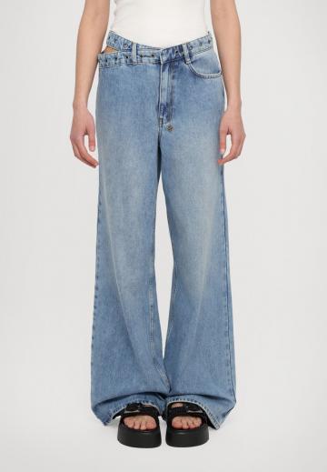 Джинсы бойфренда
