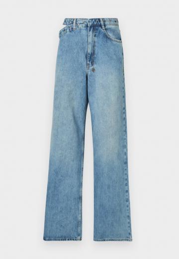 Джинсы бойфренда