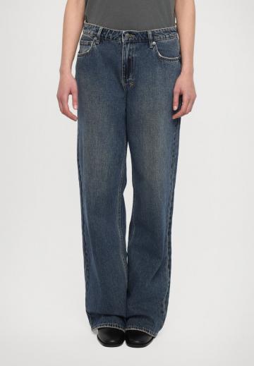 Джинсы бойфренда