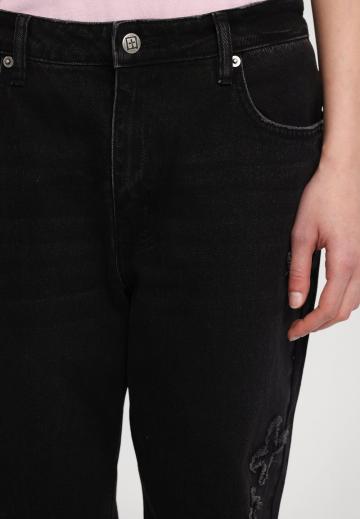 Джинсы бойфренда