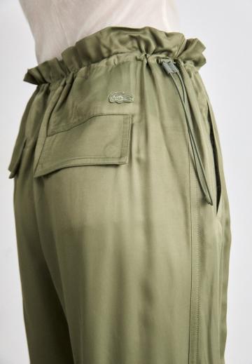 Брюки с накладными карманами