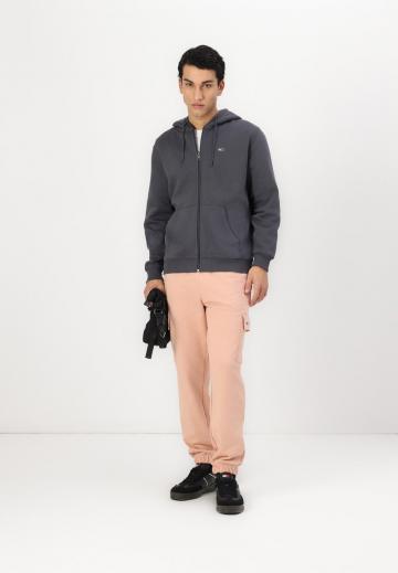 Брюки с накладными карманами