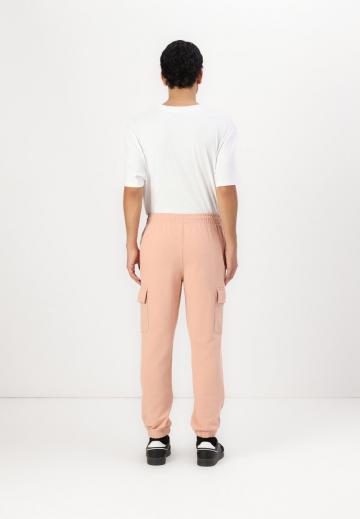 Брюки с накладными карманами