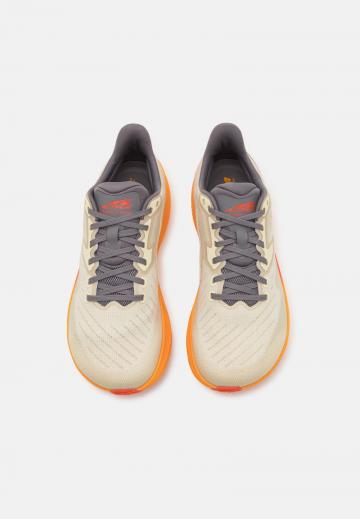 Беговые кроссовки