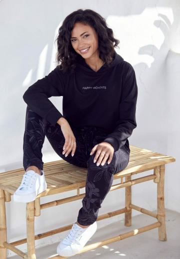 Пуловер с капюшоном