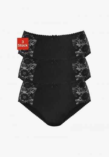 Трусы на бедрах