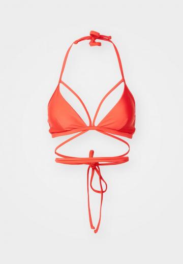 Треугольное бикини