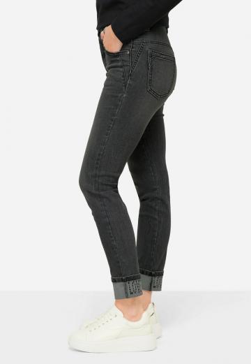 Короткие джинсы