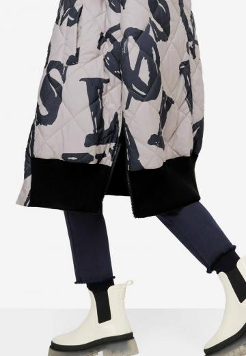 Длинный жилет