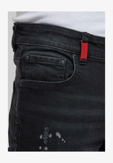 Узкие джинсы