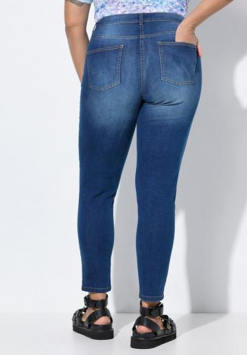 Короткие джинсы