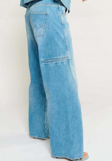 Клешеные джинсы