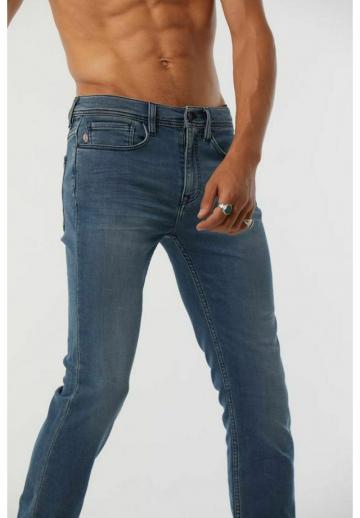 Узкие джинсы