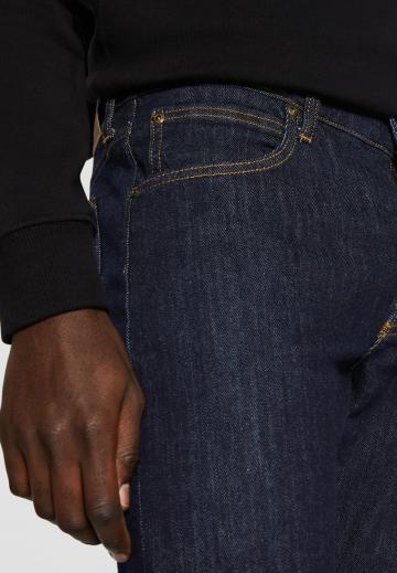 Узкие джинсы