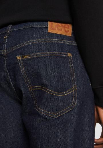 Узкие джинсы