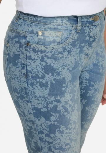 Короткие джинсы