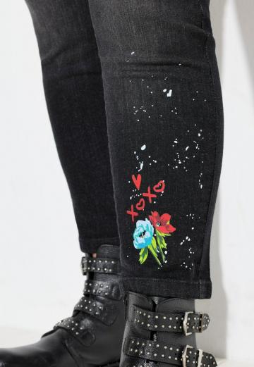 Узкие джинсы