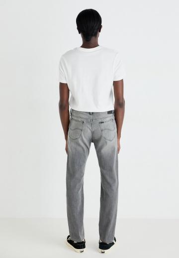 Узкие джинсы