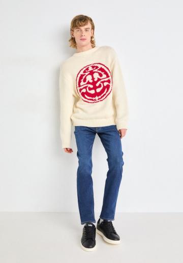 Узкие джинсы