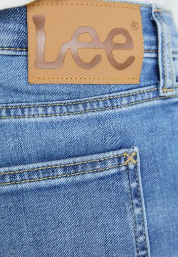 Узкие джинсы