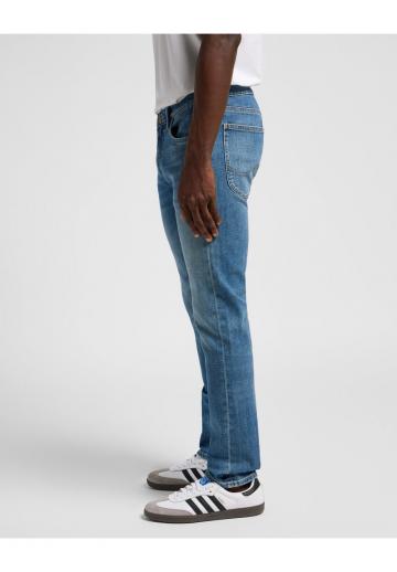 Узкие джинсы