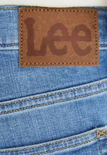 Узкие джинсы